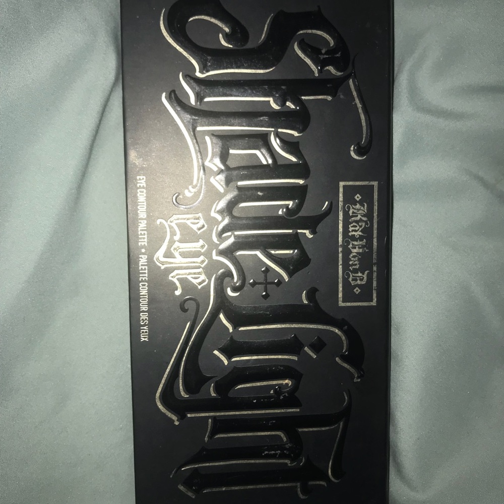Kat Von D Shade and Light eyeshadow palette